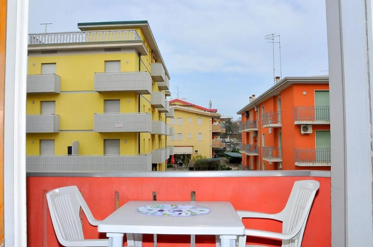 Apartment Spacious Seaside Flat For 7 Guests - Beahost Bibione