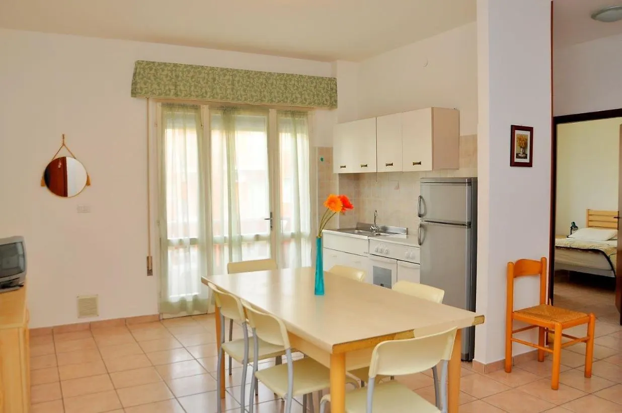 Apartment Spacious Seaside Flat For 7 Guests - Beahost Bibione