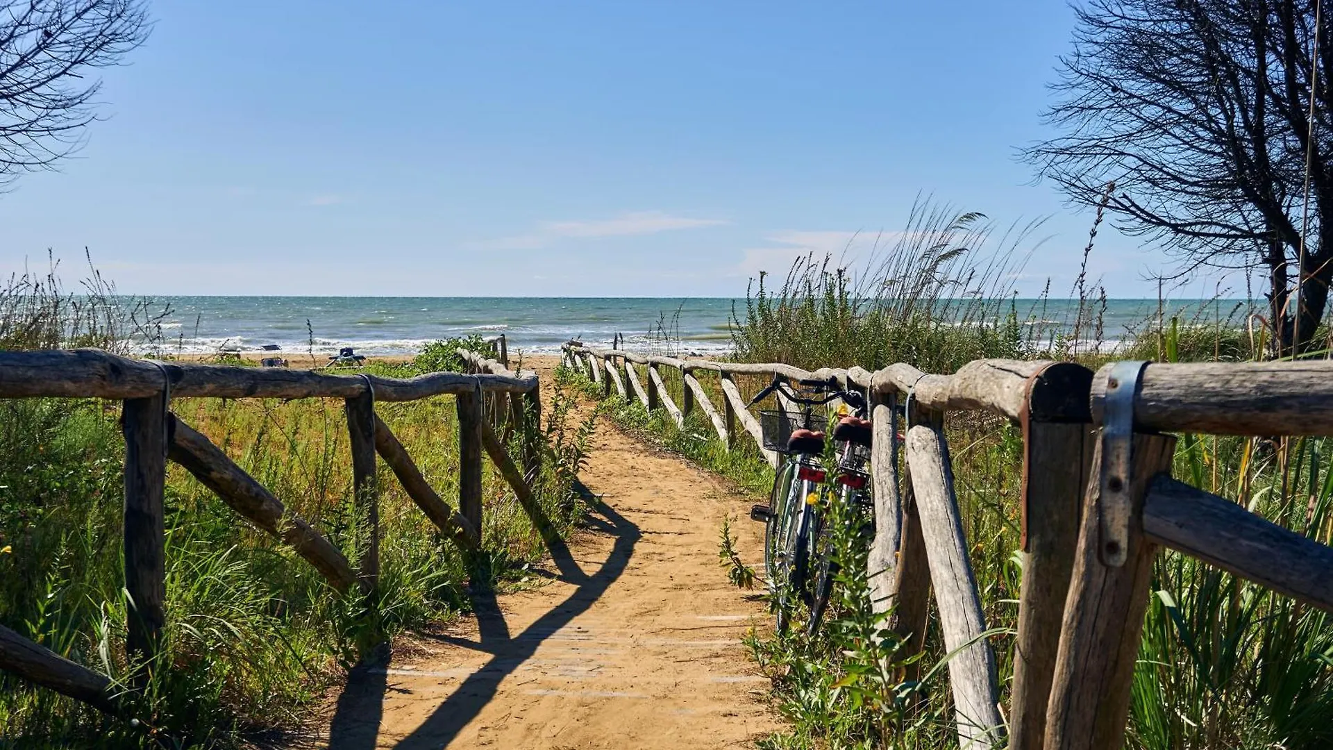 Spacious Seaside Flat For 7 Guests - Beahost Bibione 0*,  Italy