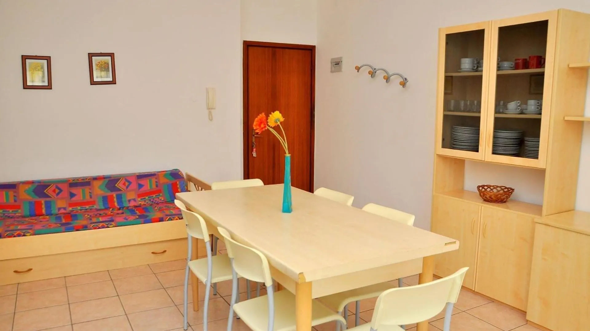 Apartment Spacious Seaside Flat For 7 Guests - Beahost Bibione Italy